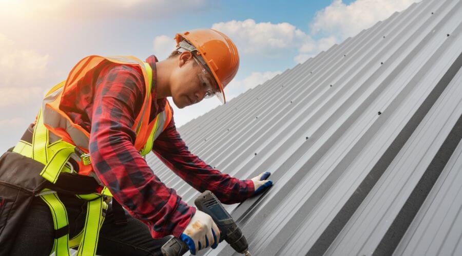 Professional gutter cleaning in Burlington, IN